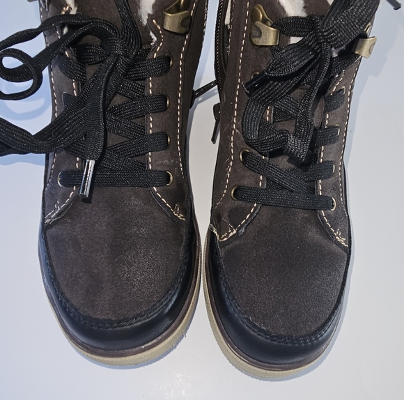 Eddie Bauer Boys Hiker Faux-Shearling Boots - Picture 6 of 9